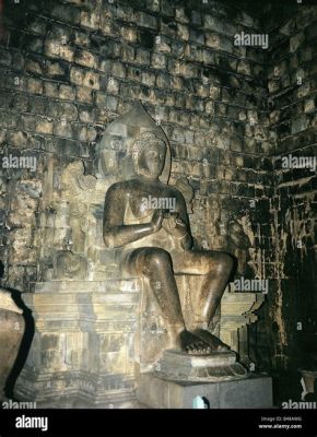 Il Buddha di Candi Mendut! Una scultura in pietra che esprime la compassione e l'illuminazione.